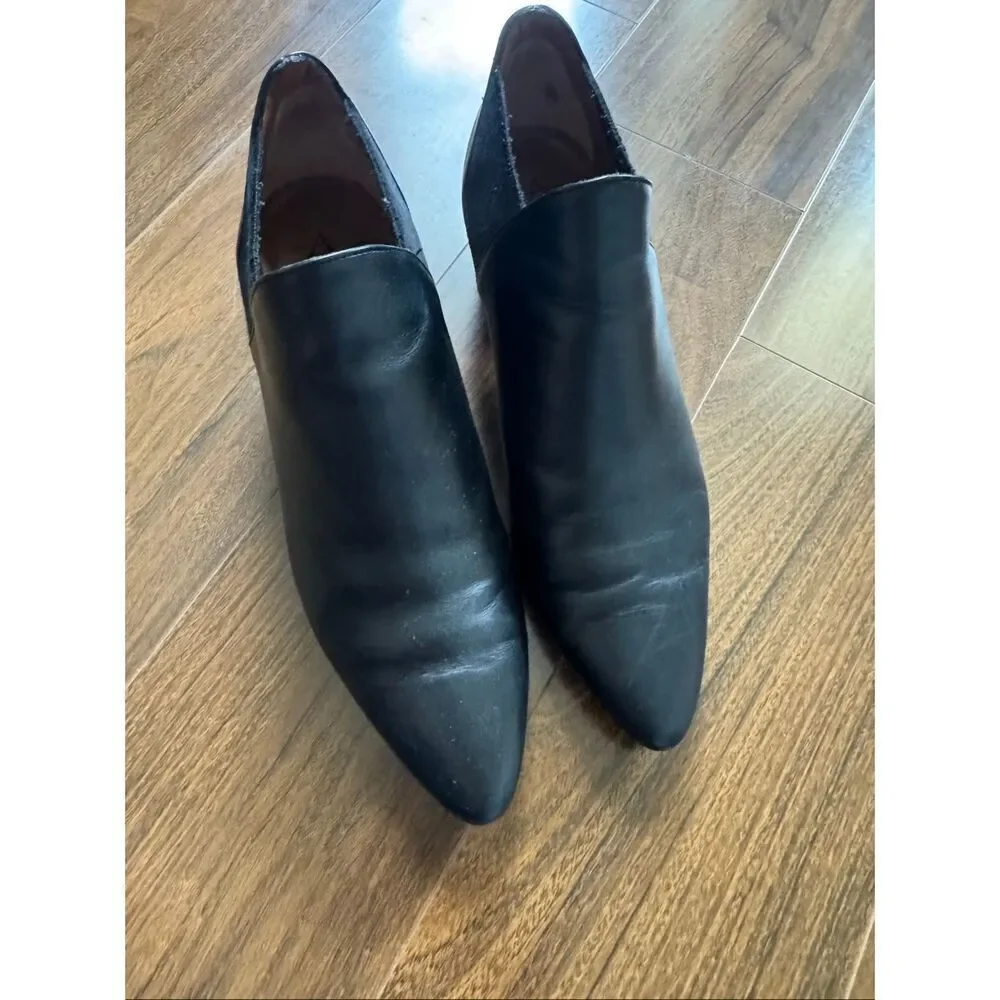 Aquatalia 8 Poppy weatherproof Chelsea ankle boot in black leather.